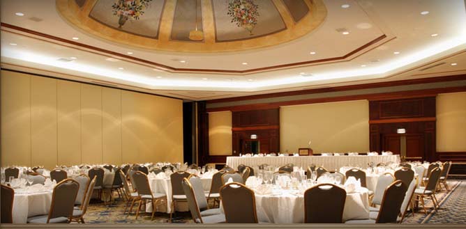 Crowne Plaza Springfield A Crowne Plaza Springfield conference room