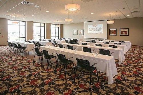 Crowne Plaza Hotel Milwaukee Airport Room A Crowne Plaza Milwaukee meeting room