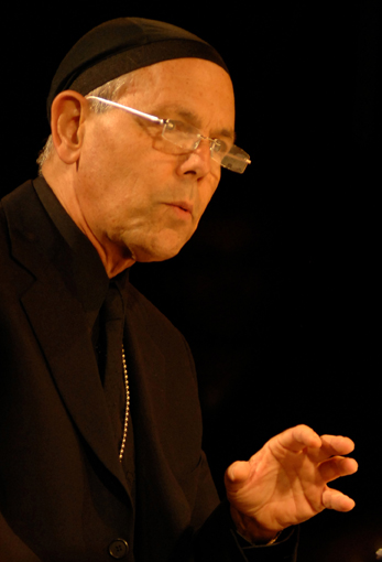 Joe Spano as Father Aquinas Joe Spano as Father Aquinas