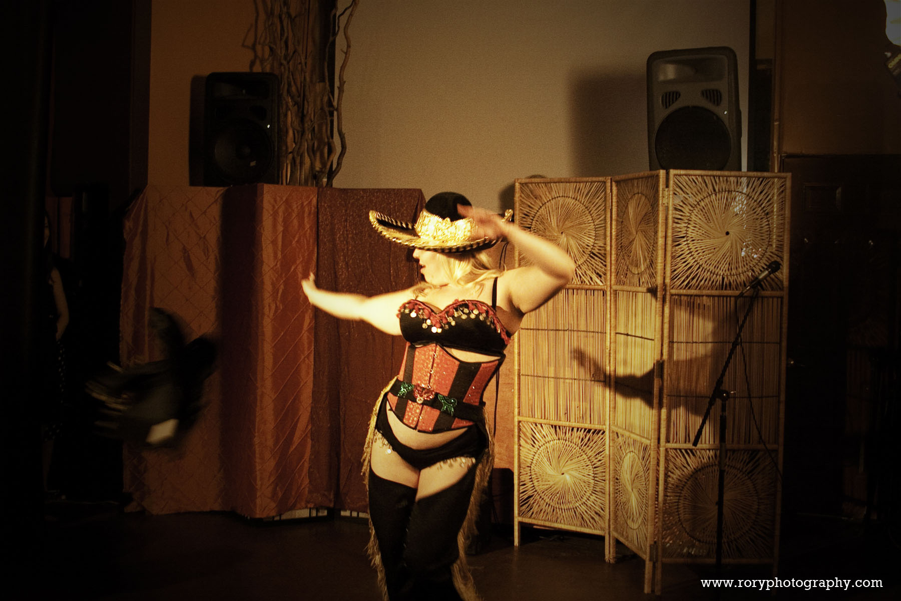Mae Western Burlesque Act