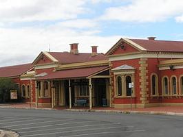 Become a Customer Service Guru in Goulburn