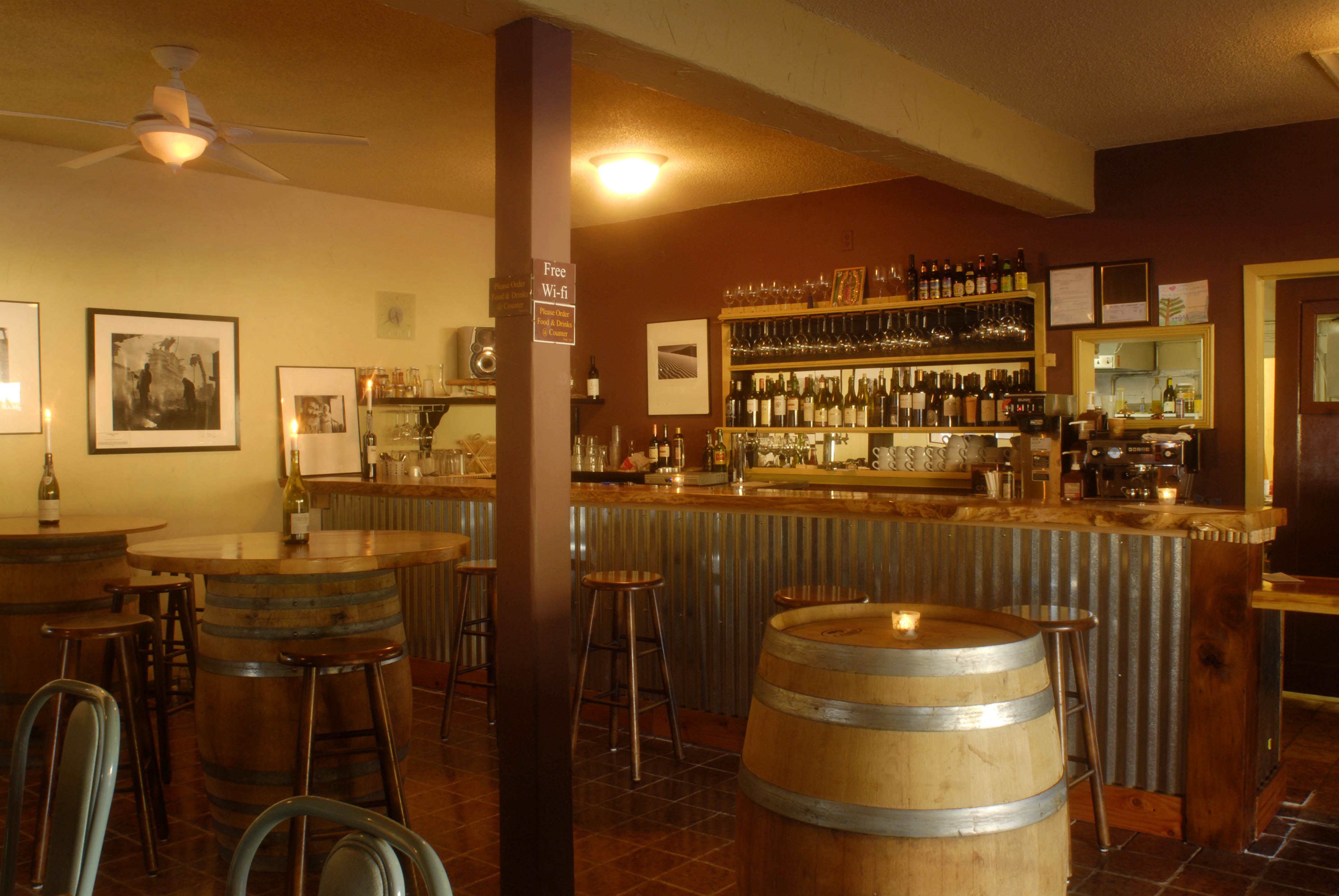 Casa Vino interior