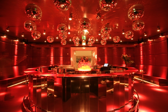 supperclub's bar rouge supperclub's bar rouge, decadent, sumptuous, patten-leather walls and disco balls: a perfect place for a premier cocktail