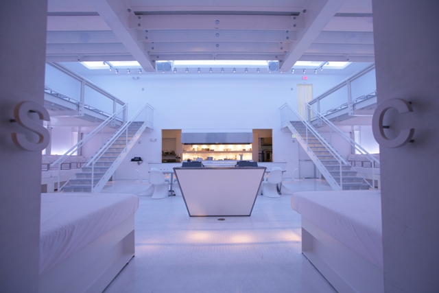 supperclub's salle neige supperclub's salle neige, snow white decadence and pillowtop comfort make for a mindblowingly ultrachic, contemporary cabaret-style culinary experience.