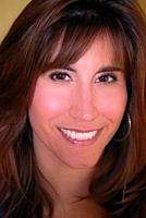 Maura Thomas headshot